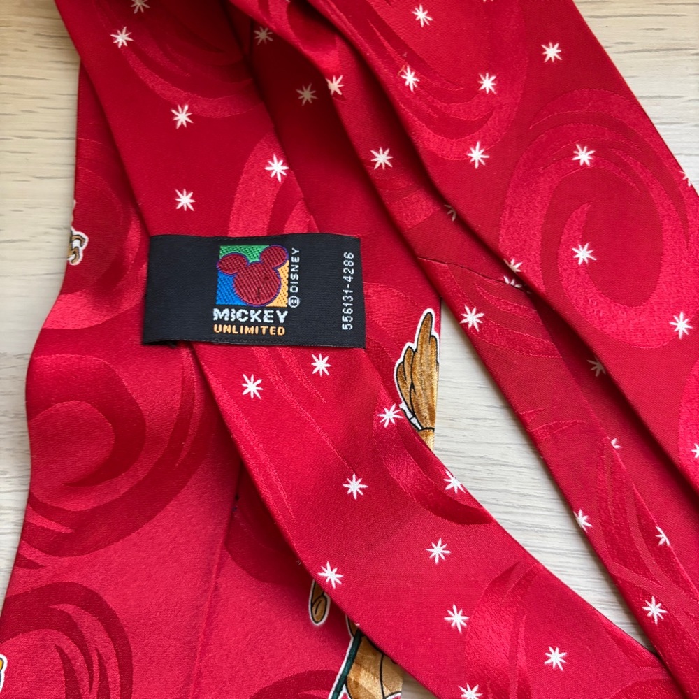 Disney Vintage Mickey Mouse Christmas Goofy Donald Pluto 100% 4” Silk Neck Tie - Picture 2 of 2